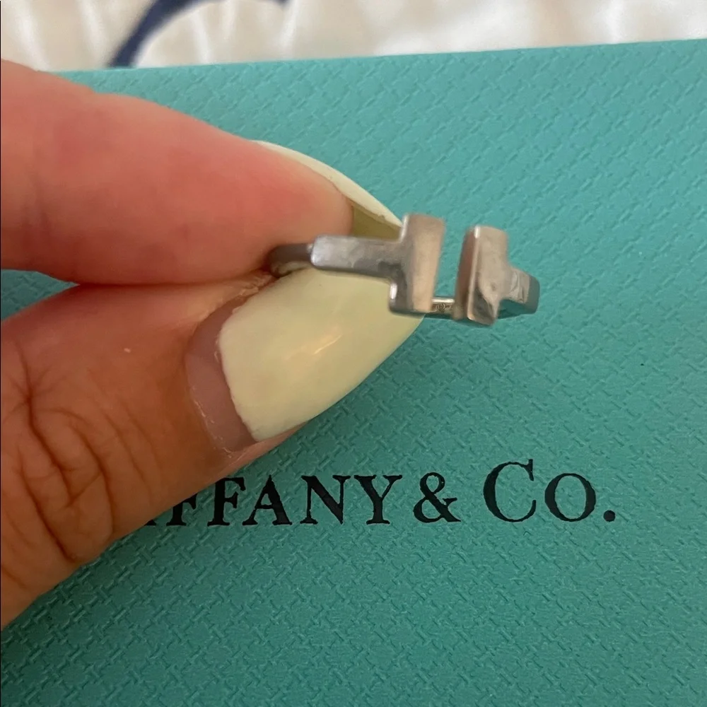 Tiffany & Co. Silver Ring - Picture 2 of 7